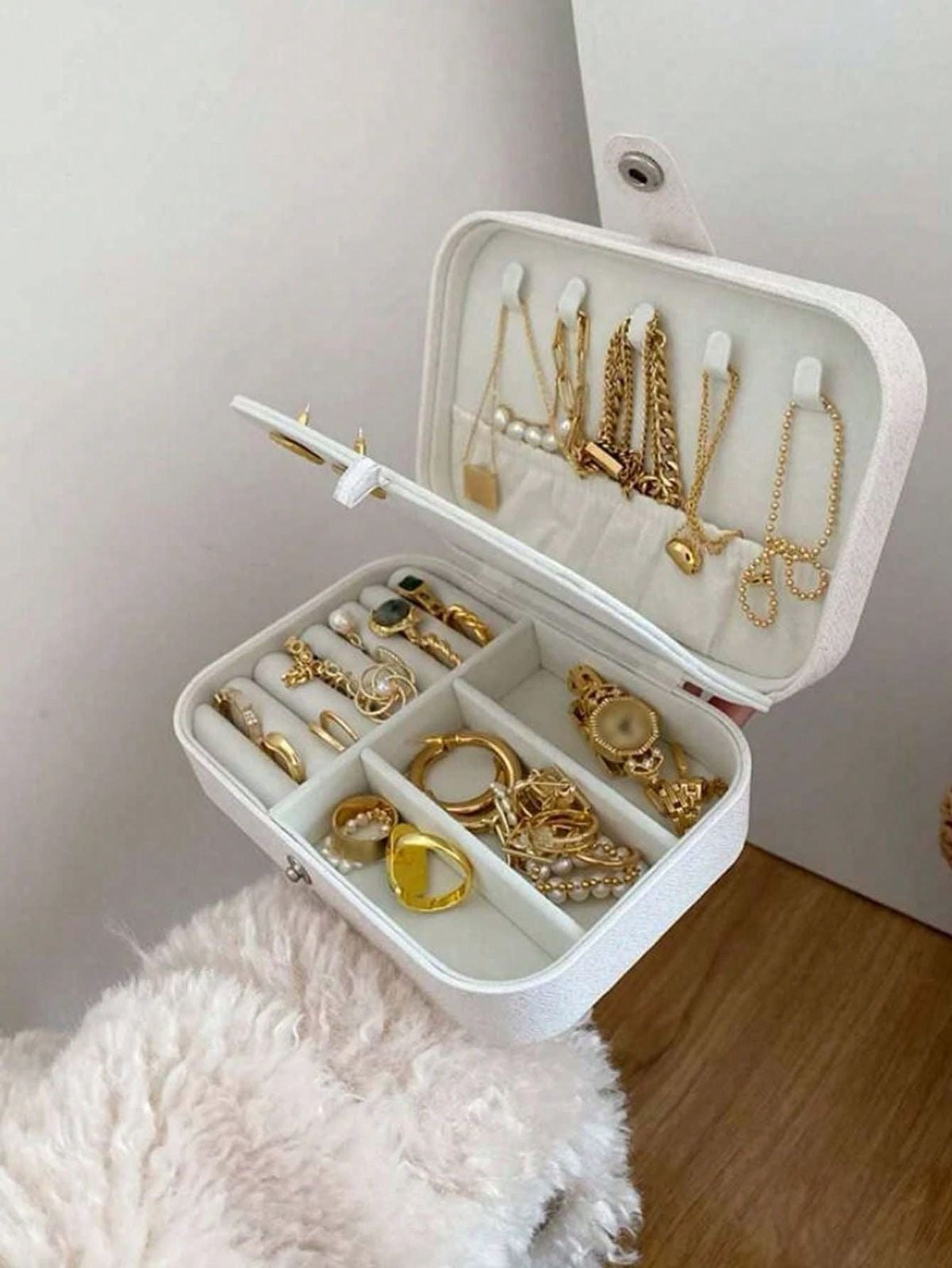 The Lila Jewelry Case