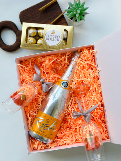 Love & Bubbles 💕 Valentine's Veuve Clicquot Gift Set