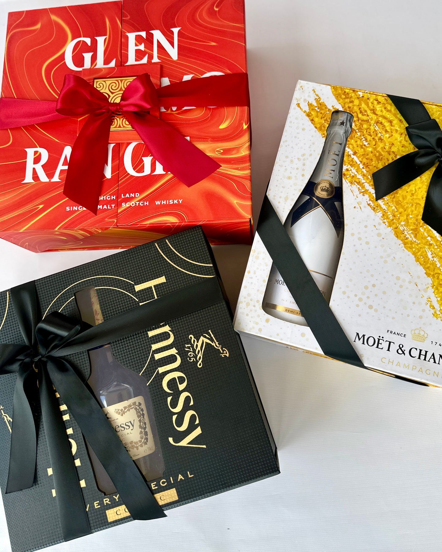 Refined Indulgence 🥃 Hennessy Gift Set