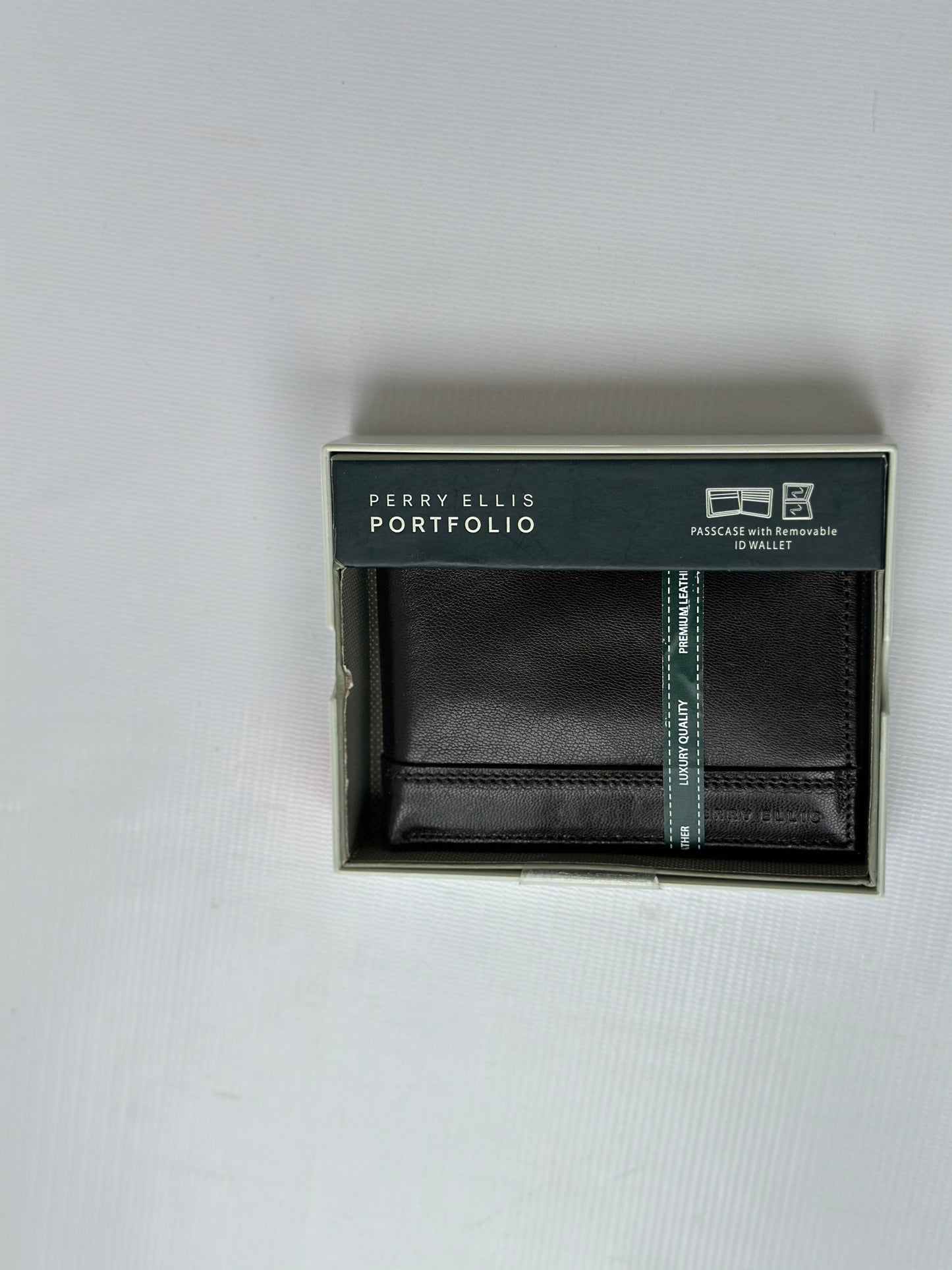 Perry Ellis Portfolio Men's Leather Wallet - Premium Bifold