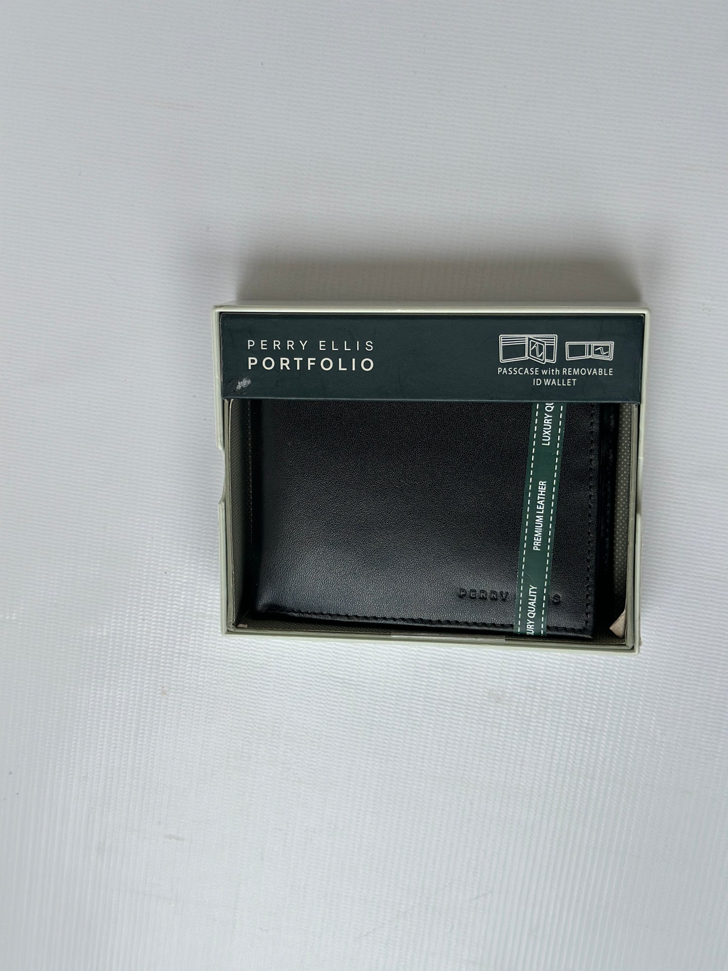 Perry Ellis Portfolio Men's Leather Wallet - Premium Bifold