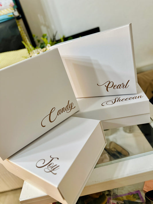 Magnetic Fold gift boxes without ribbon
